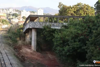 Estação Amazonas: Pichações, mato e moradores de rua